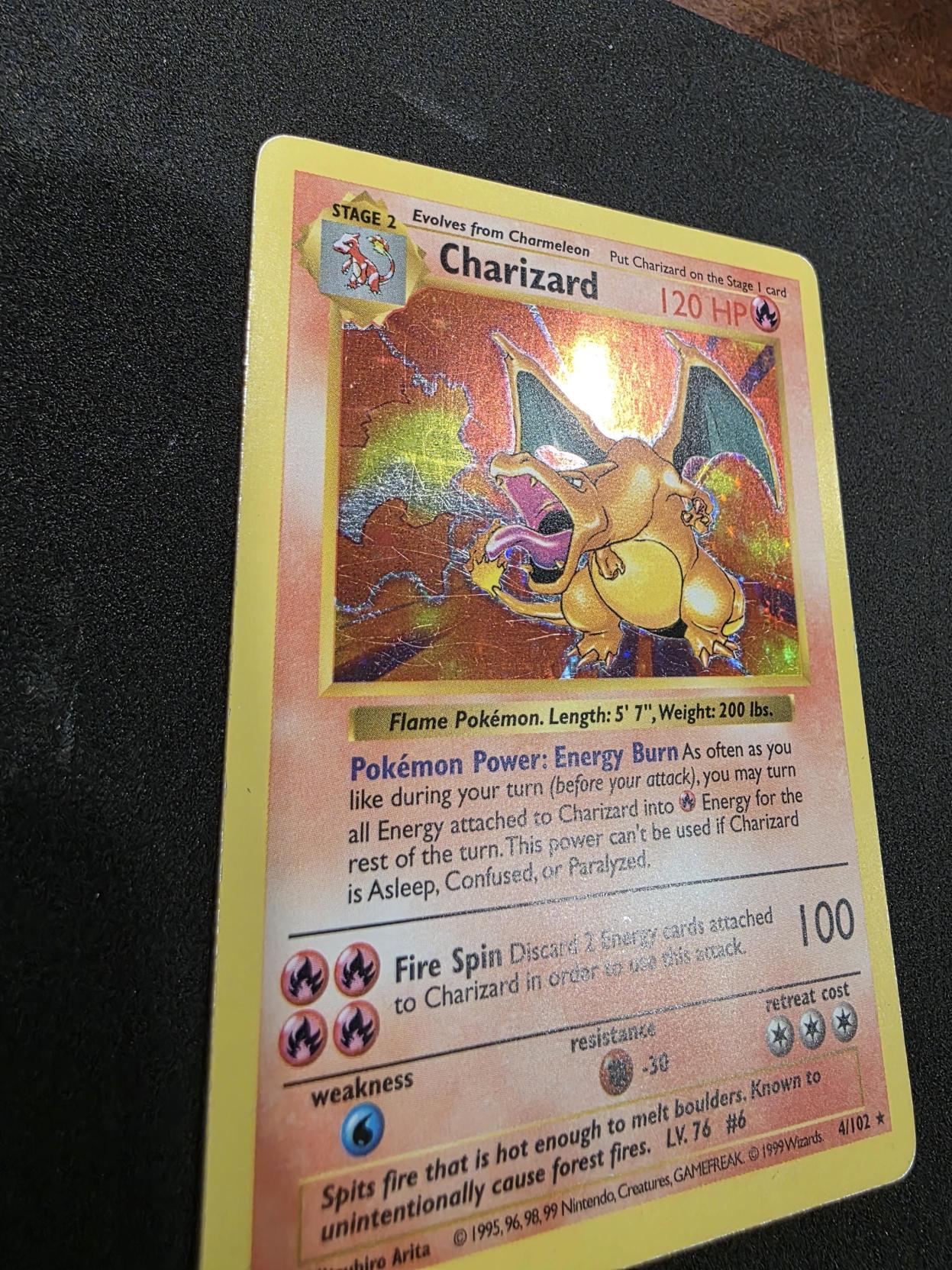 1999 POKEMON BASE SET SHADOWLESS CHARIZARD #4/102 HOLO RARE!